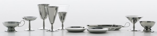 Coupe Schale CNS poliert mit Fuss und Henkel D10.5cm