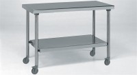 Tisch mit Boden 800x1800mm auf Räder