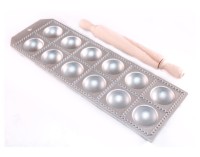 Ravioliformer für 12 Raviolis